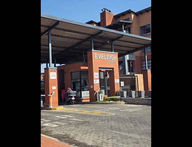 3 BEDROOM TOWNHOUSE FOR SALE IN EVELEIGH